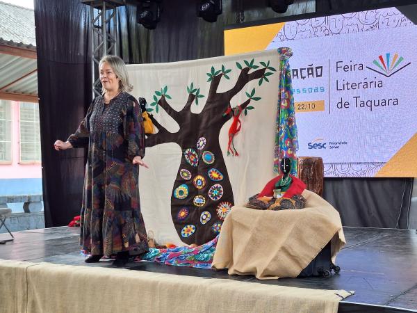 Jogos Teatrais Na Sala De Aula — Contação de História